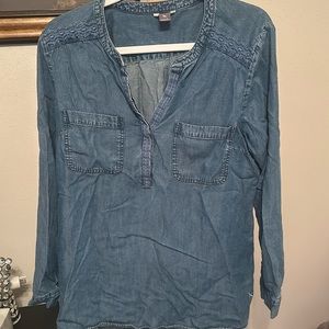 Edie Bauer women’s Jean shirt